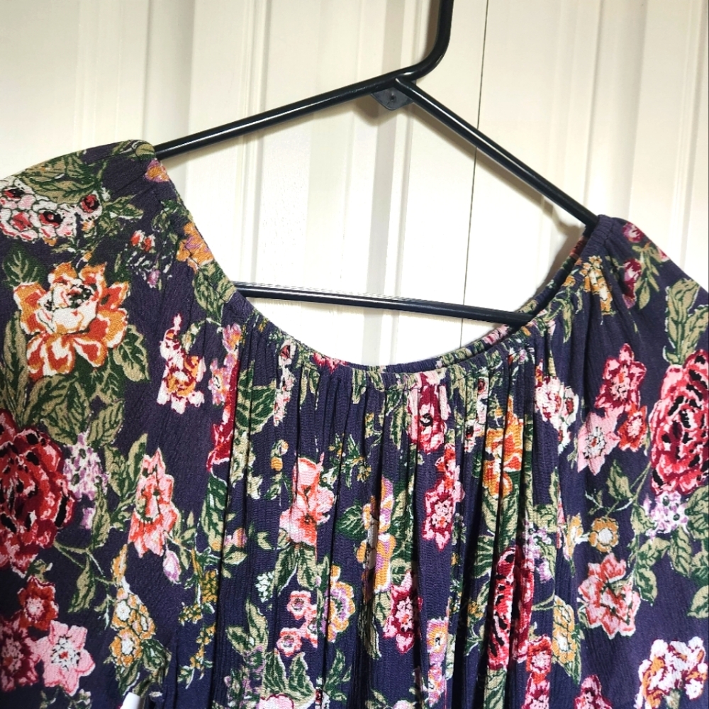 Hippie Laundry Navy Floral Flowy Top-Size Large- Off The Shoulder - Picture 4 of 7